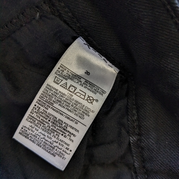 OLD NAVY Extra High Rise Flare 360° Stretch Pants - Picture 9 of 10